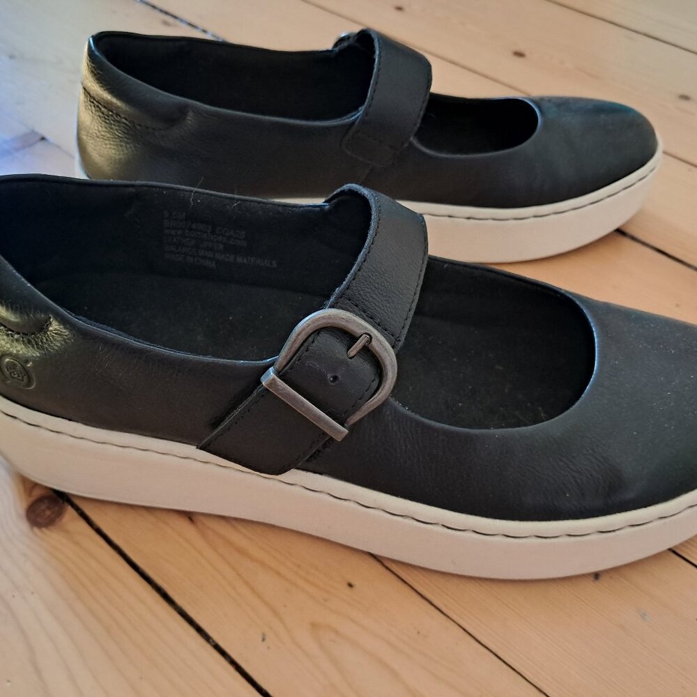 Born Mira flats, size 9.5